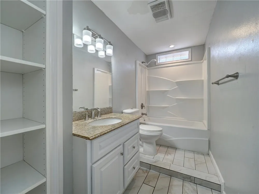 2114 Matagorda Drive Portland, TX 78374