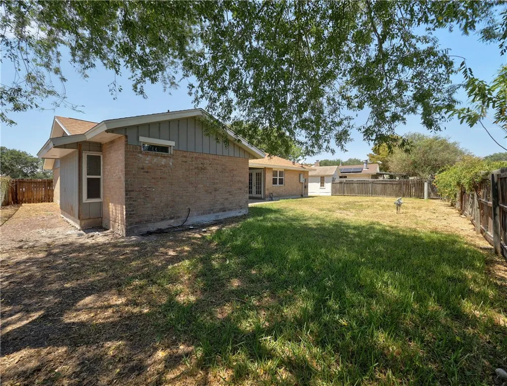 2114 Matagorda Drive Portland, TX 78374