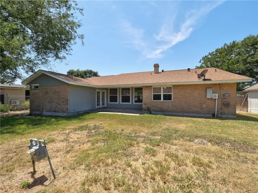 2114 Matagorda Drive Portland, TX 78374