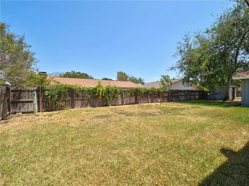 2114 Matagorda Drive Portland, TX 78374