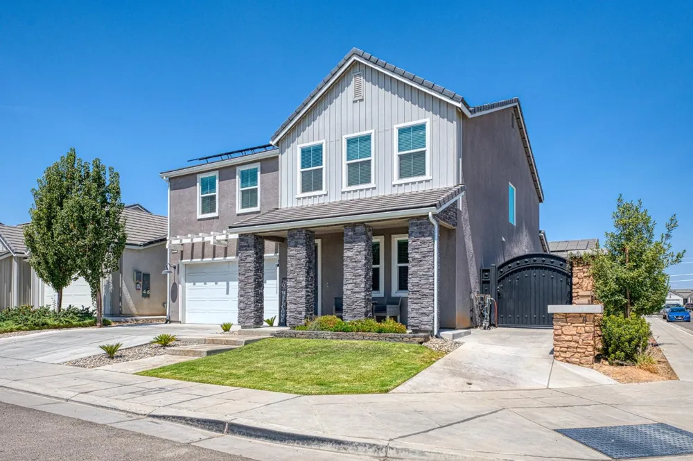 697 Expedition Way Madera, CA 93636