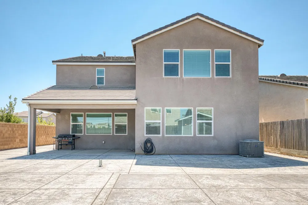697 Expedition Way Madera, CA 93636