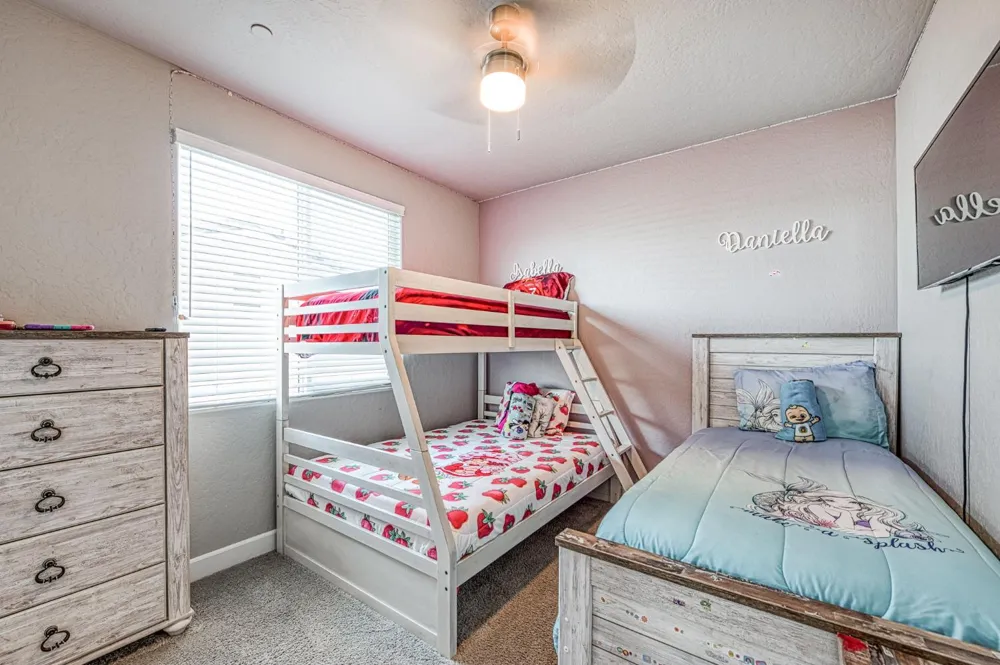 697 Expedition Way Madera, CA 93636