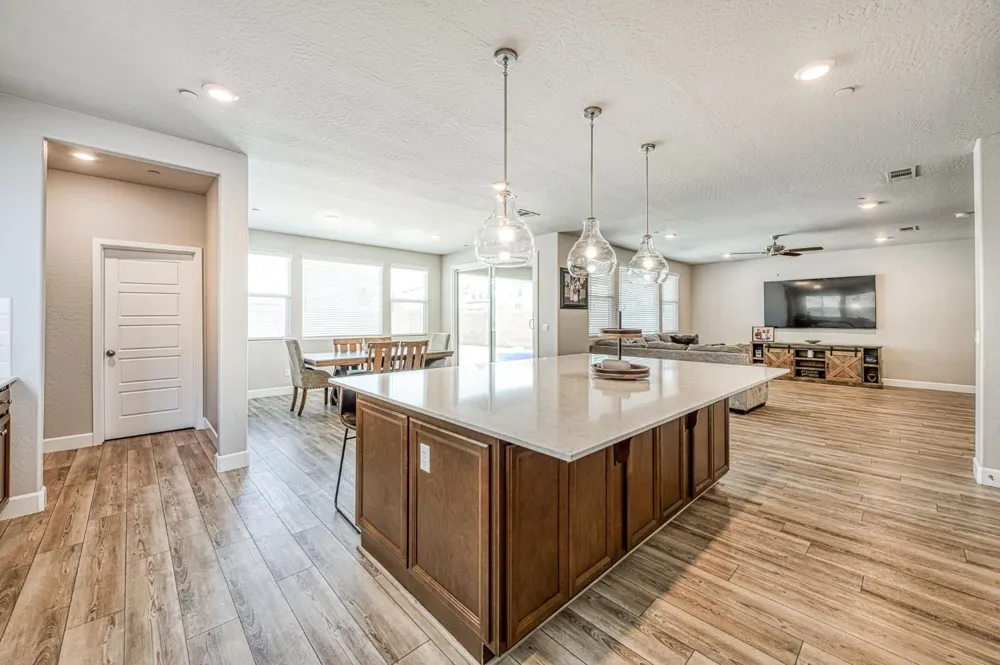 697 Expedition Way Madera, CA 93636