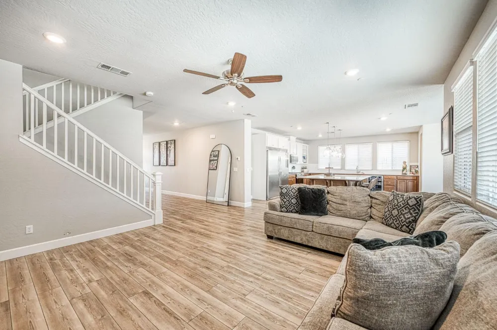 697 Expedition Way Madera, CA 93636