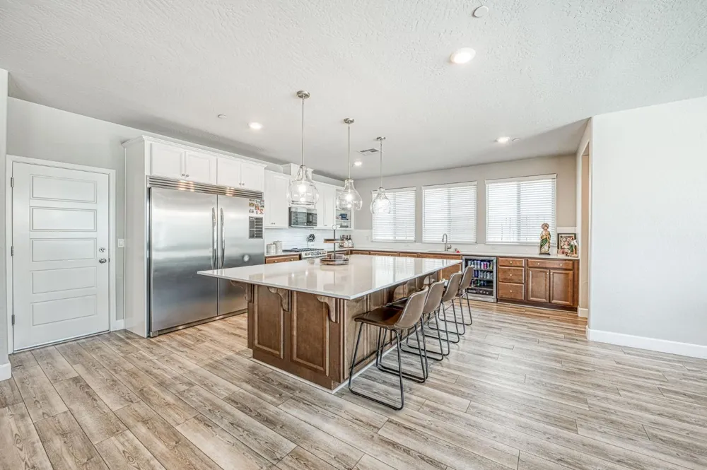 697 Expedition Way Madera, CA 93636
