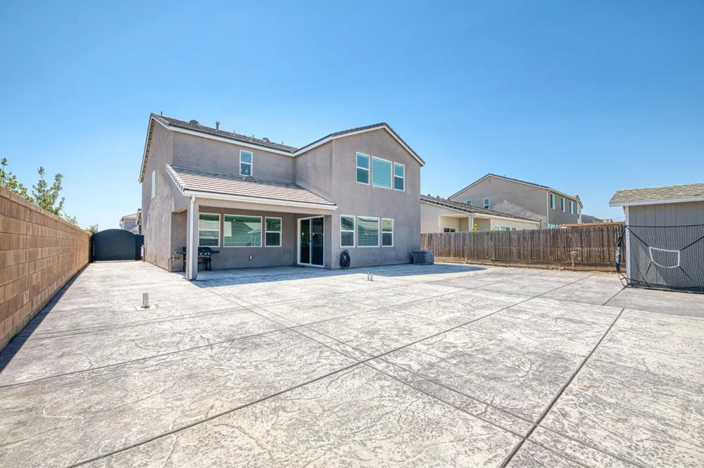 697 Expedition Way Madera, CA 93636