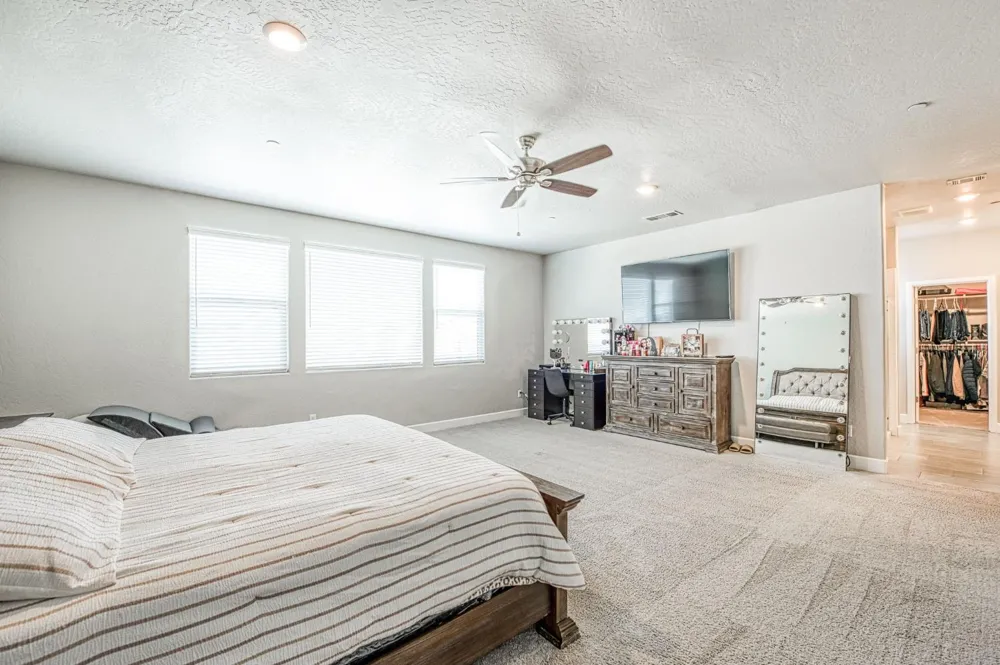 697 Expedition Way Madera, CA 93636