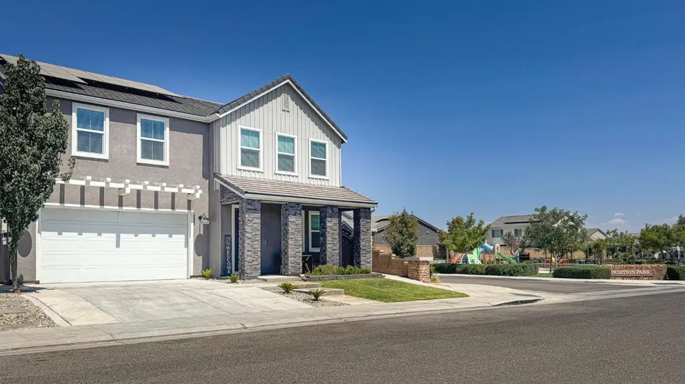 697 Expedition Way Madera, CA 93636