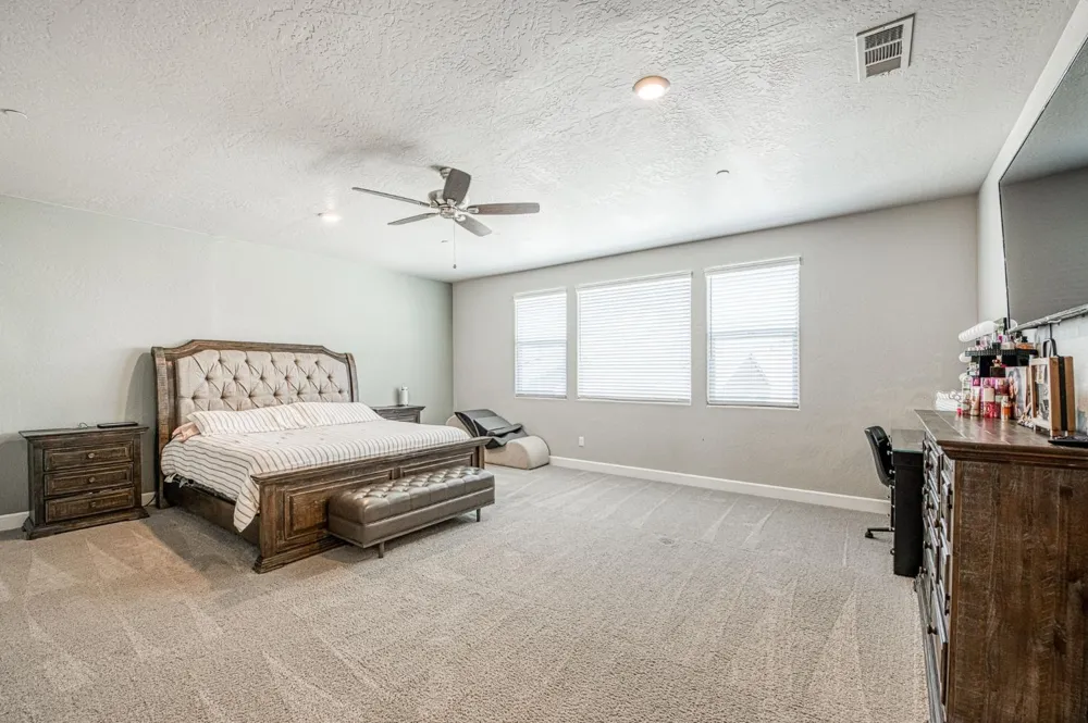697 Expedition Way Madera, CA 93636