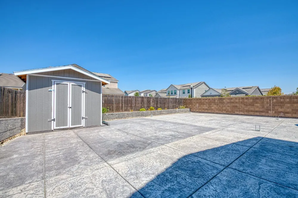 697 Expedition Way Madera, CA 93636