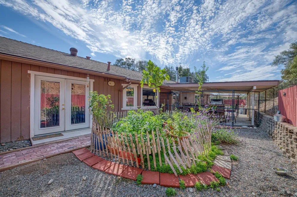 44585 Spring Hill Road Coarsegold, CA 93614