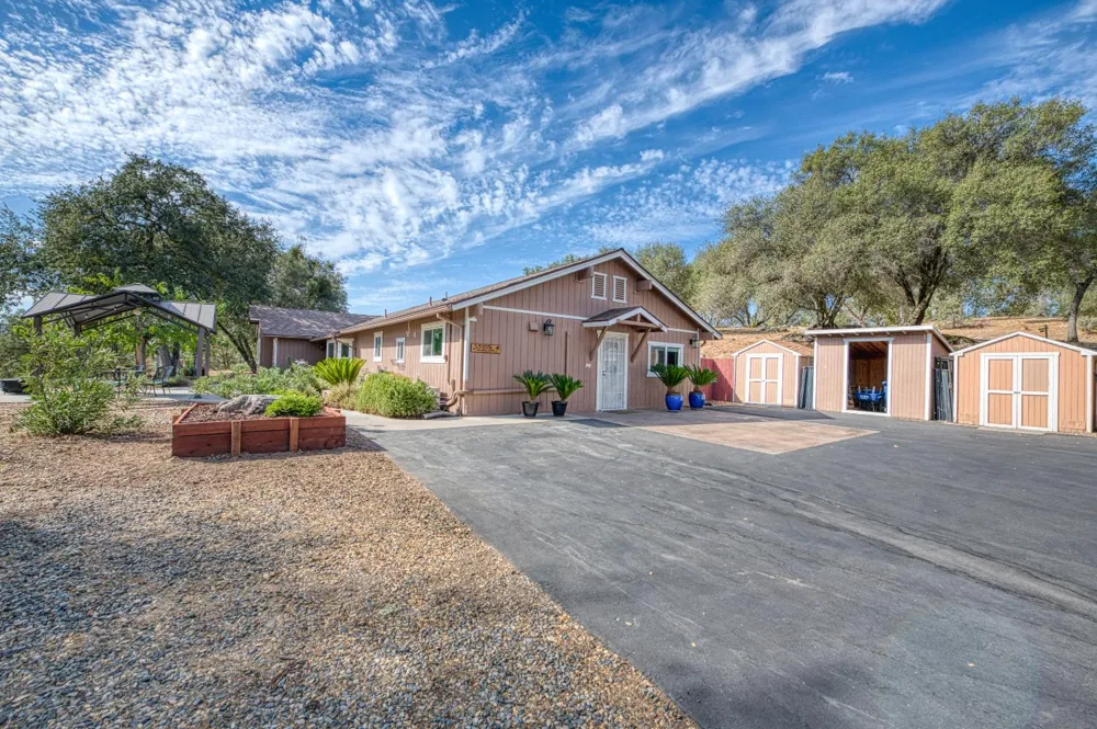 44585 Spring Hill Road Coarsegold, CA 93614