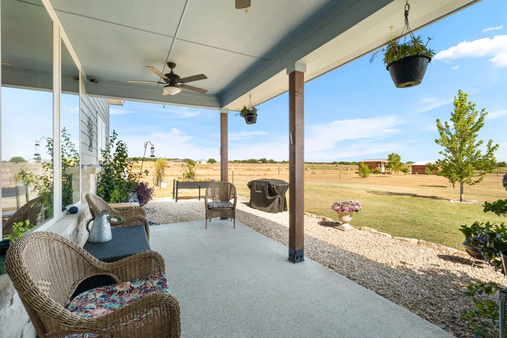 3083 HWY 138 Florence, TX 76527
