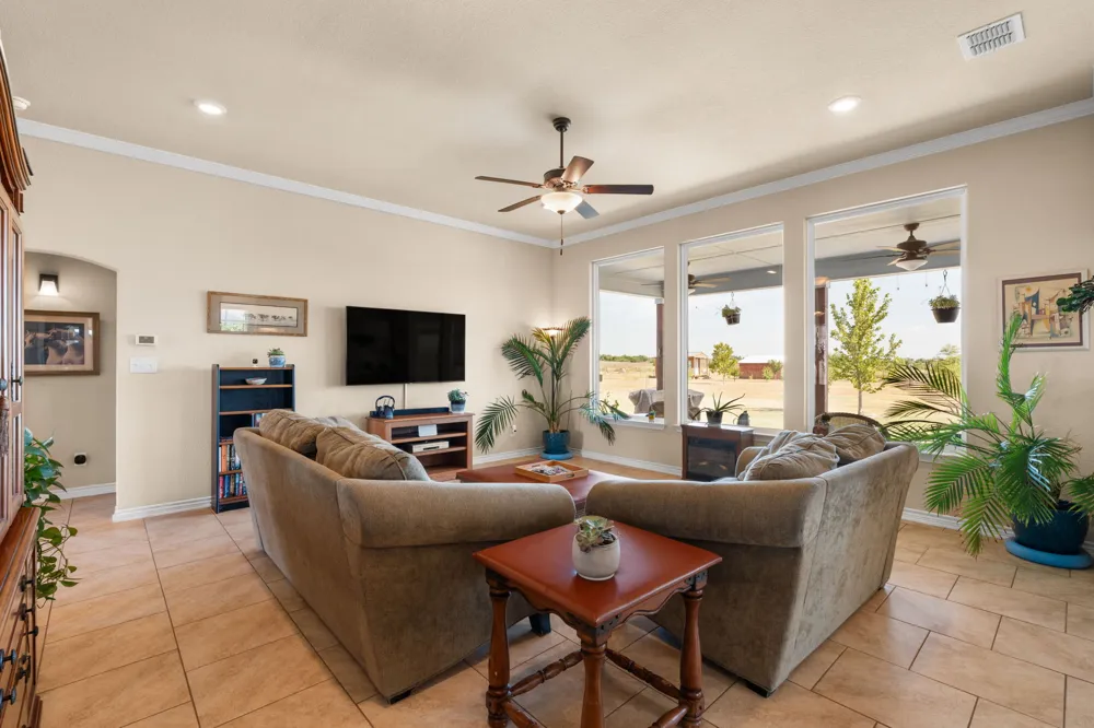 3083 HWY 138 Florence, TX 76527