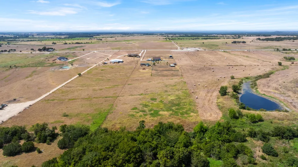 3083 HWY 138 Florence, TX 76527