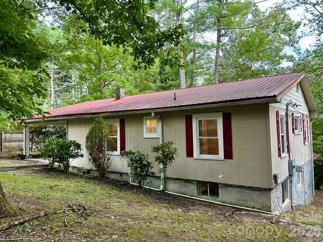 62 Kinard Lane Penrose, NC 28766