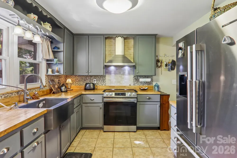 550 Lickstone Road Waynesville, NC 28786
