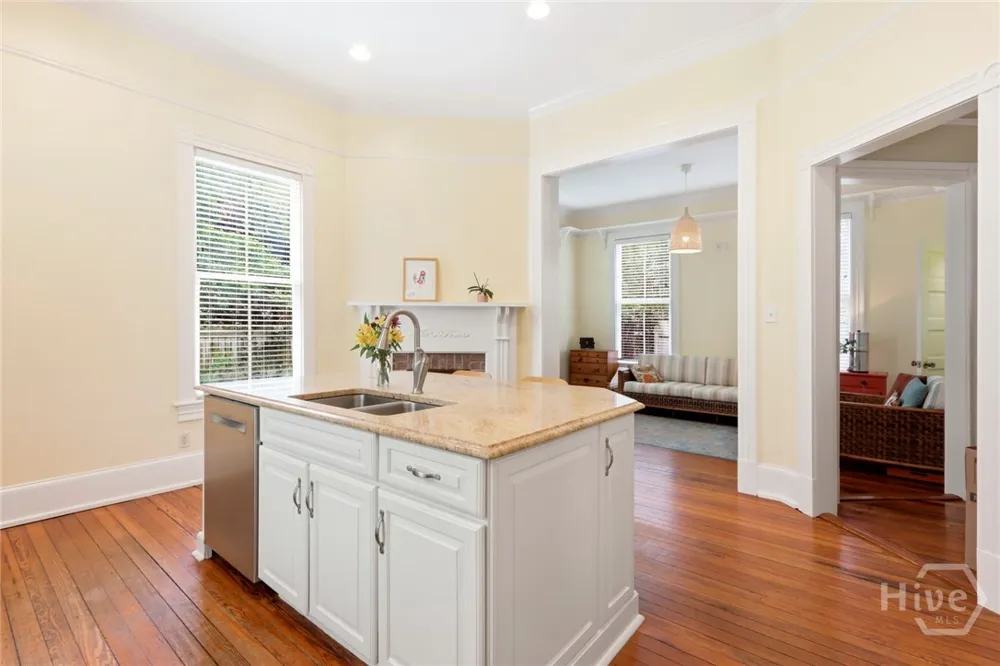 19 E 39th Street Savannah, GA 31401