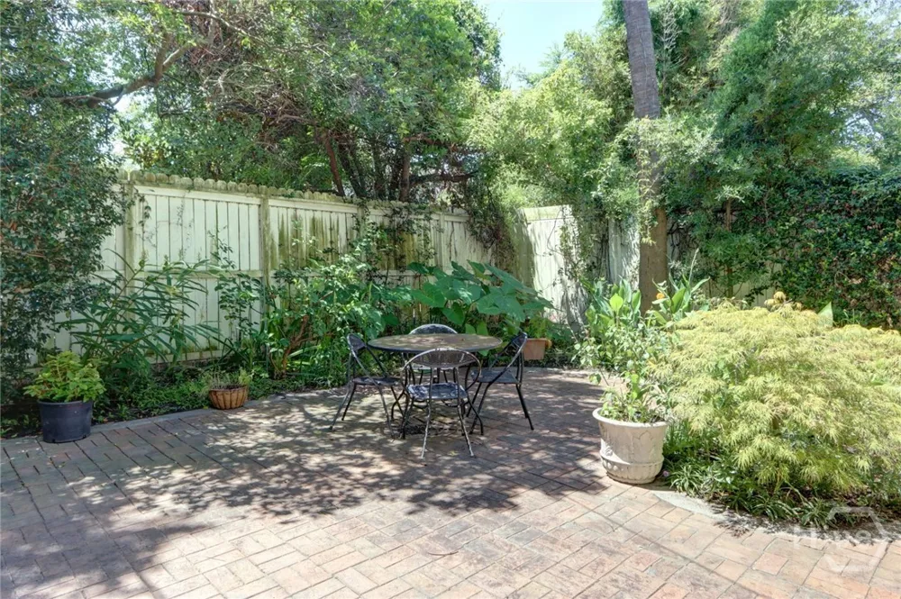 19 E 39th Street Savannah, GA 31401