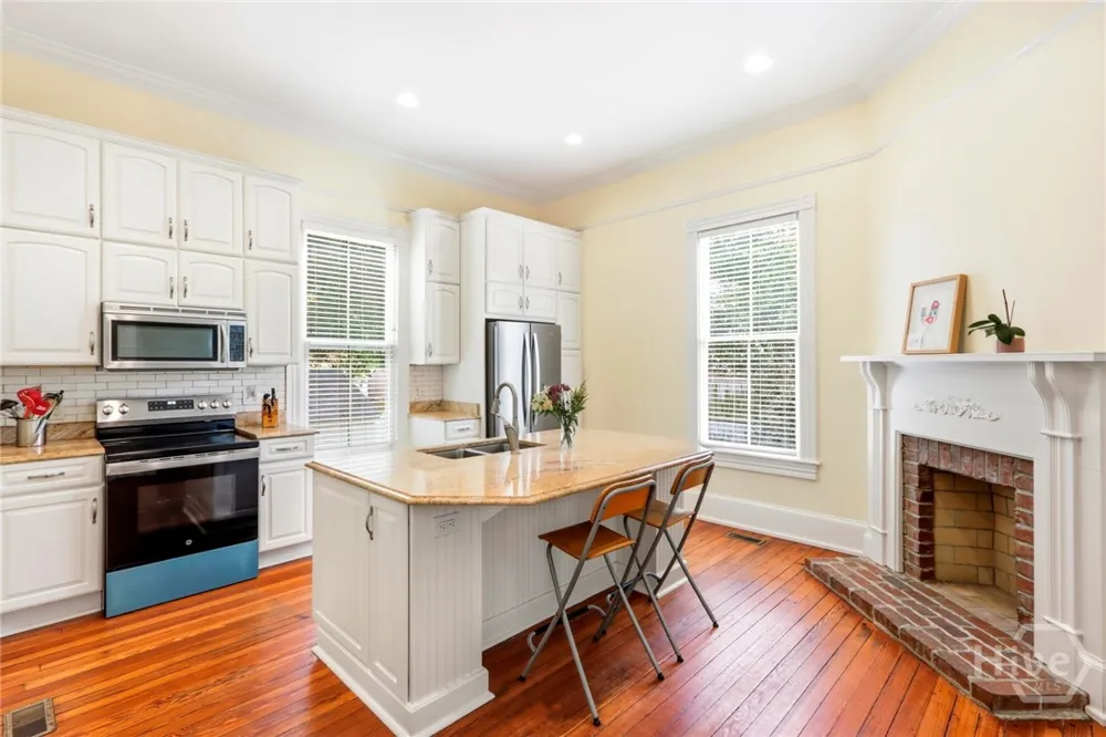 19 E 39th Street Savannah, GA 31401