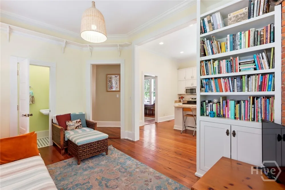 19 E 39th Street Savannah, GA 31401