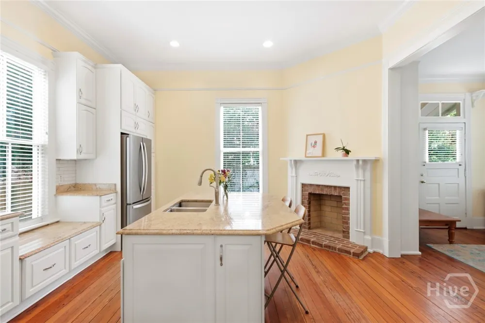 19 E 39th Street Savannah, GA 31401