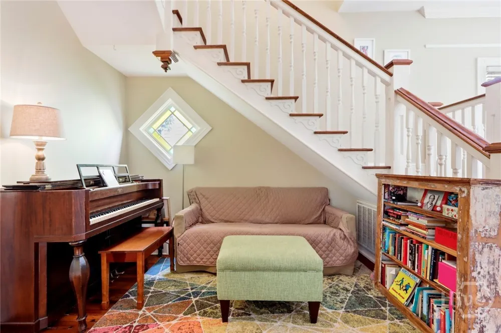 19 E 39th Street Savannah, GA 31401