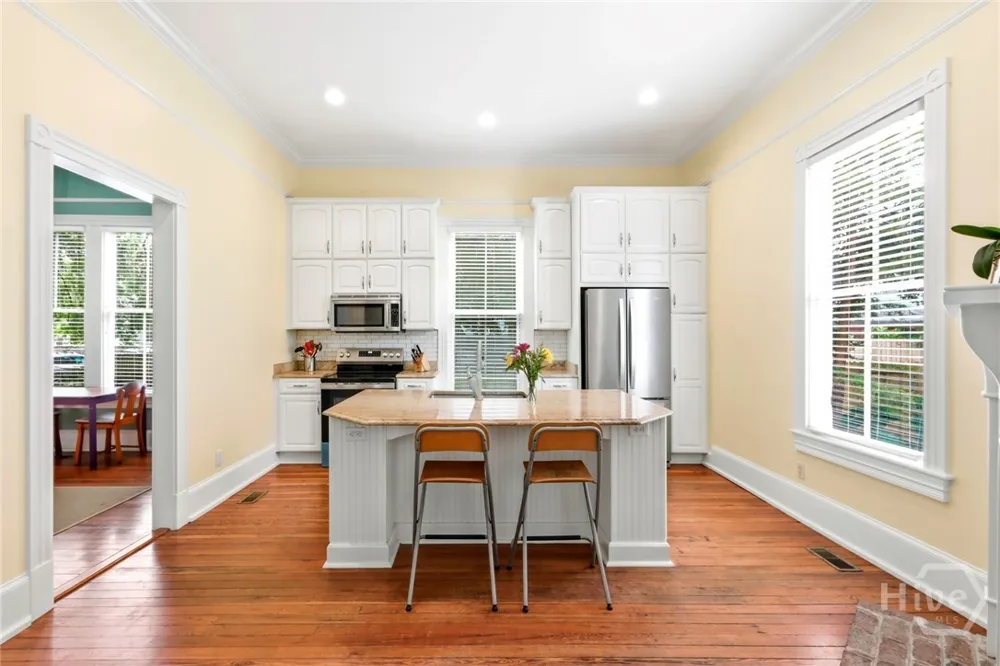 19 E 39th Street Savannah, GA 31401