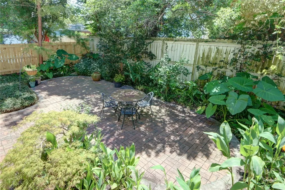19 E 39th Street Savannah, GA 31401