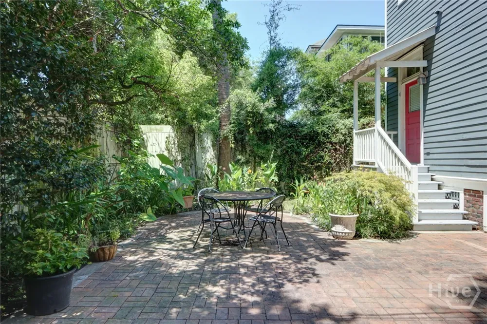 19 E 39th Street Savannah, GA 31401