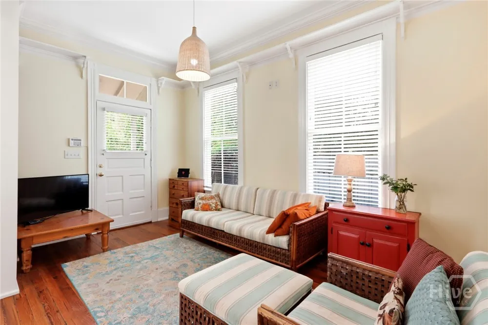19 E 39th Street Savannah, GA 31401
