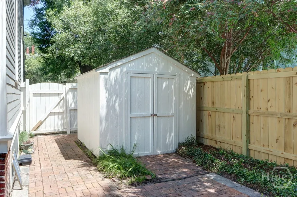 19 E 39th Street Savannah, GA 31401
