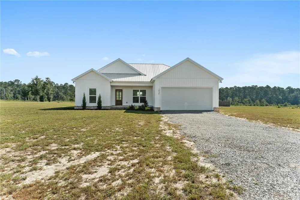 1434 Paris Avenue Swainsboro, GA 30401