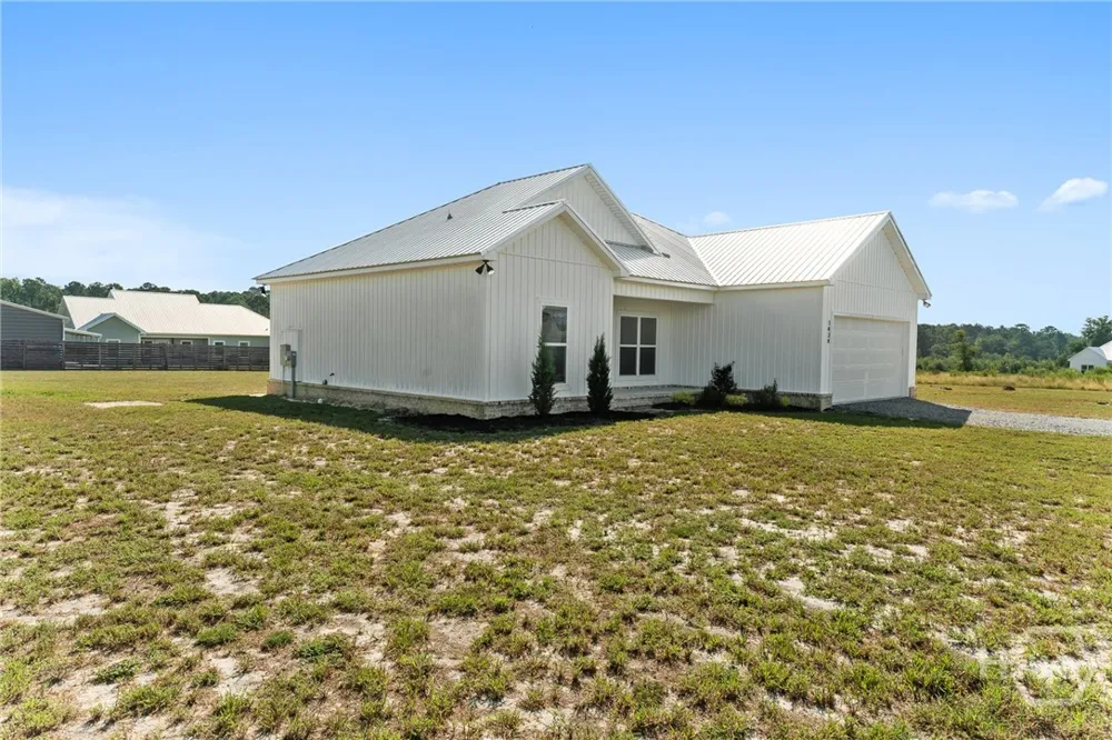 1434 Paris Avenue Swainsboro, GA 30401