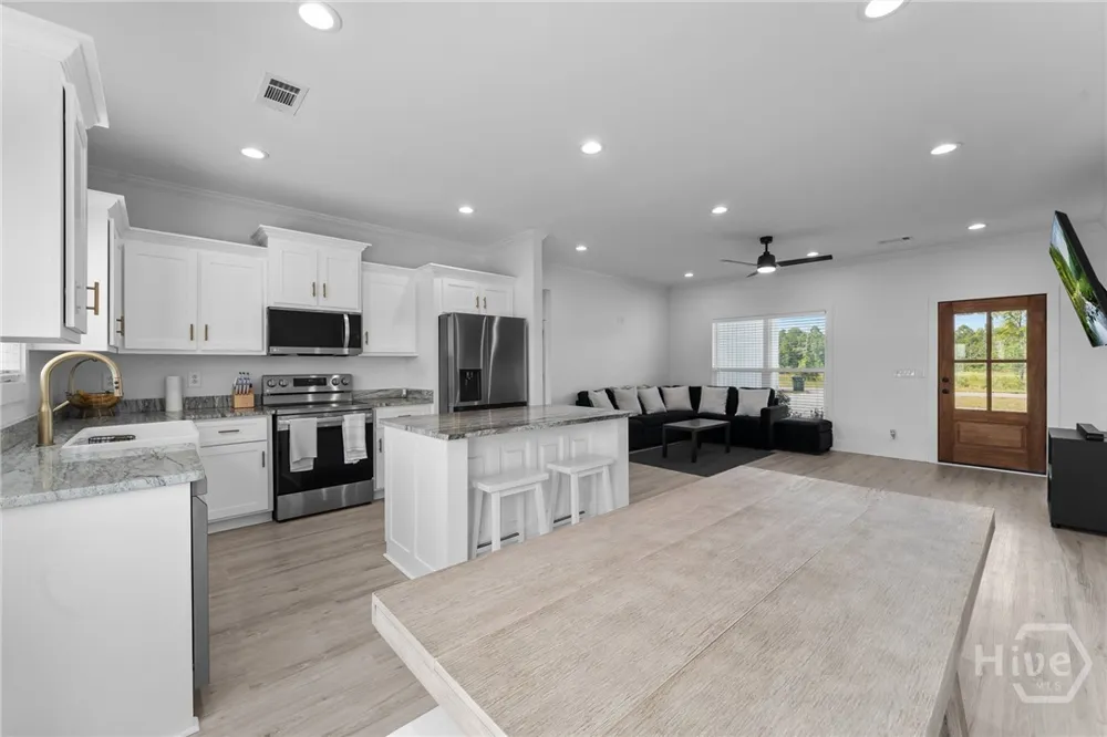 1434 Paris Avenue Swainsboro, GA 30401
