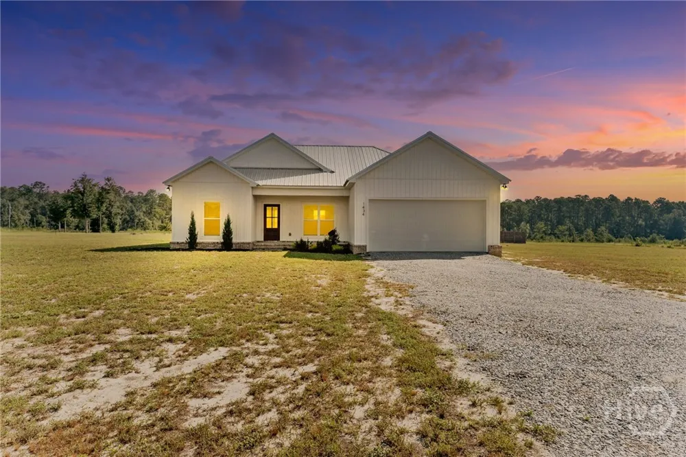1434 Paris Avenue Swainsboro, GA 30401