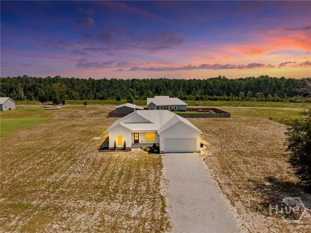 1434 Paris Avenue Swainsboro, GA 30401