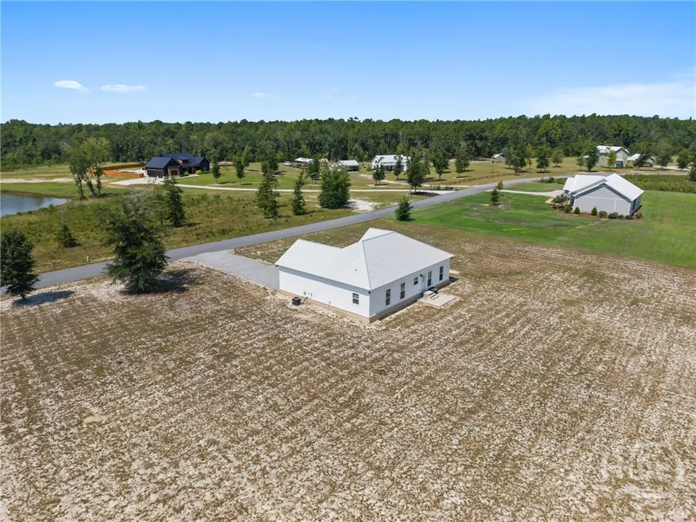 1434 Paris Avenue Swainsboro, GA 30401