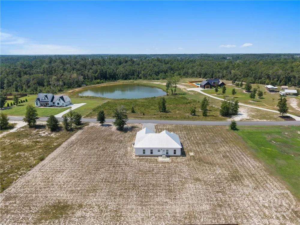 1434 Paris Avenue Swainsboro, GA 30401