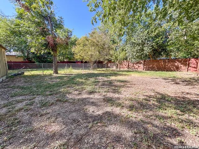 124 S KRUEGER AVE New Braunfels, TX 78130