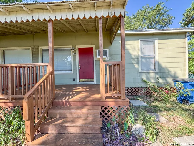124 S KRUEGER AVE New Braunfels, TX 78130