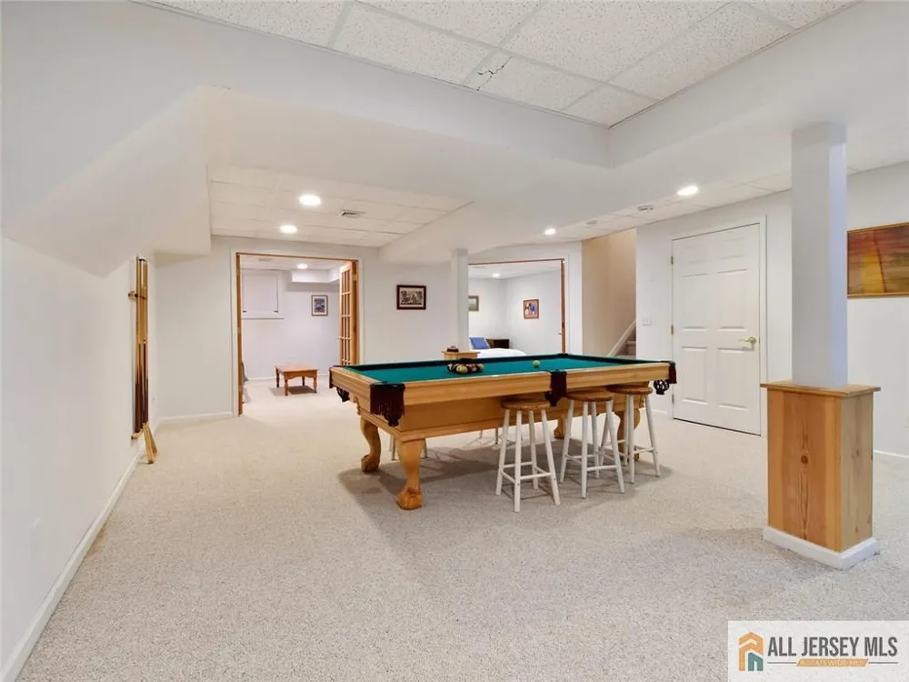27 Bodine Drive Cranbury, NJ 08512