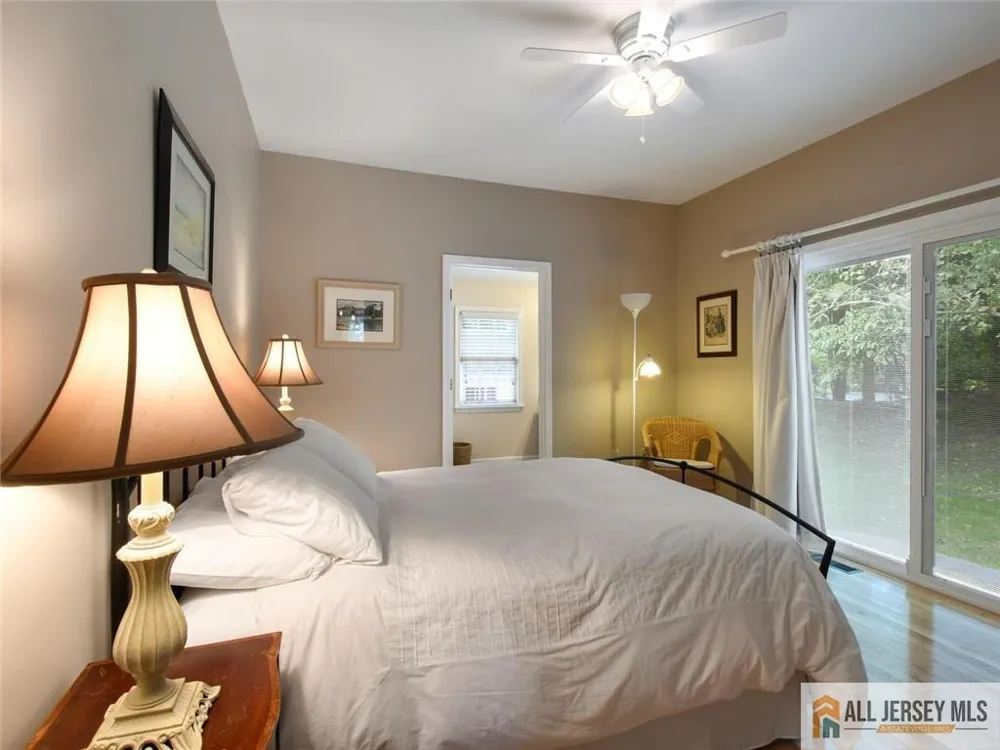 27 Bodine Drive Cranbury, NJ 08512
