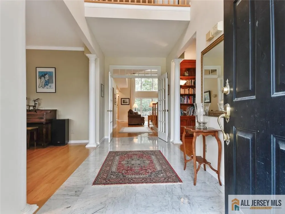 27 Bodine Drive Cranbury, NJ 08512