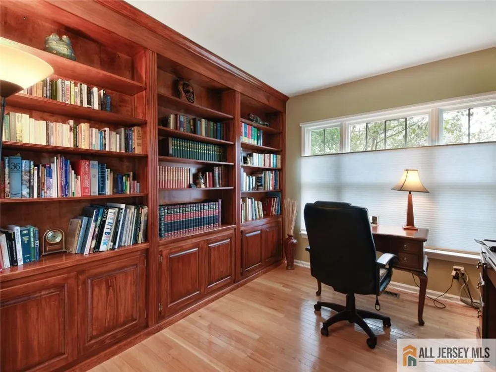 27 Bodine Drive Cranbury, NJ 08512