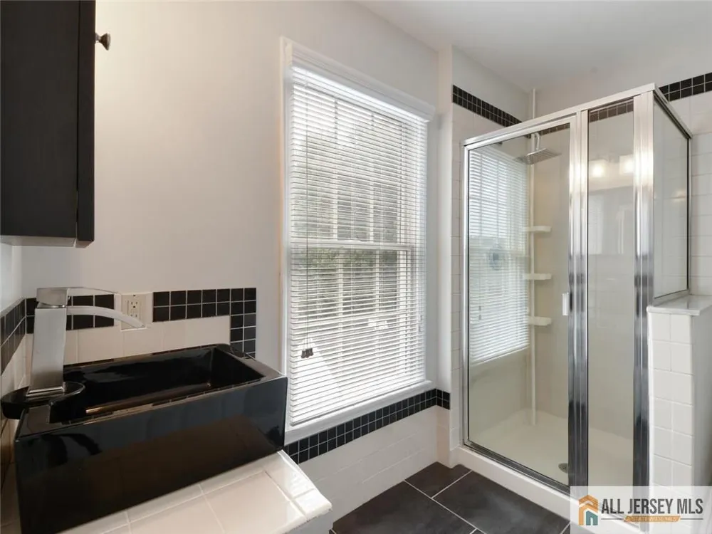 27 Bodine Drive Cranbury, NJ 08512