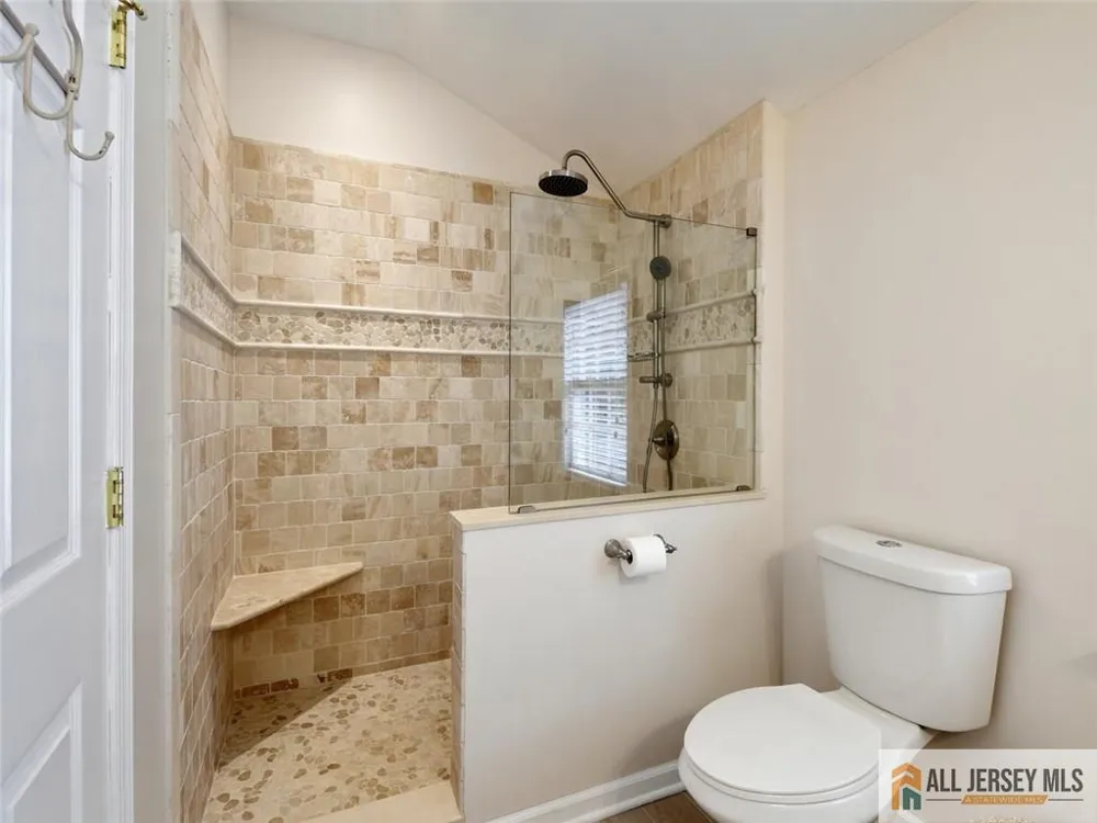 27 Bodine Drive Cranbury, NJ 08512