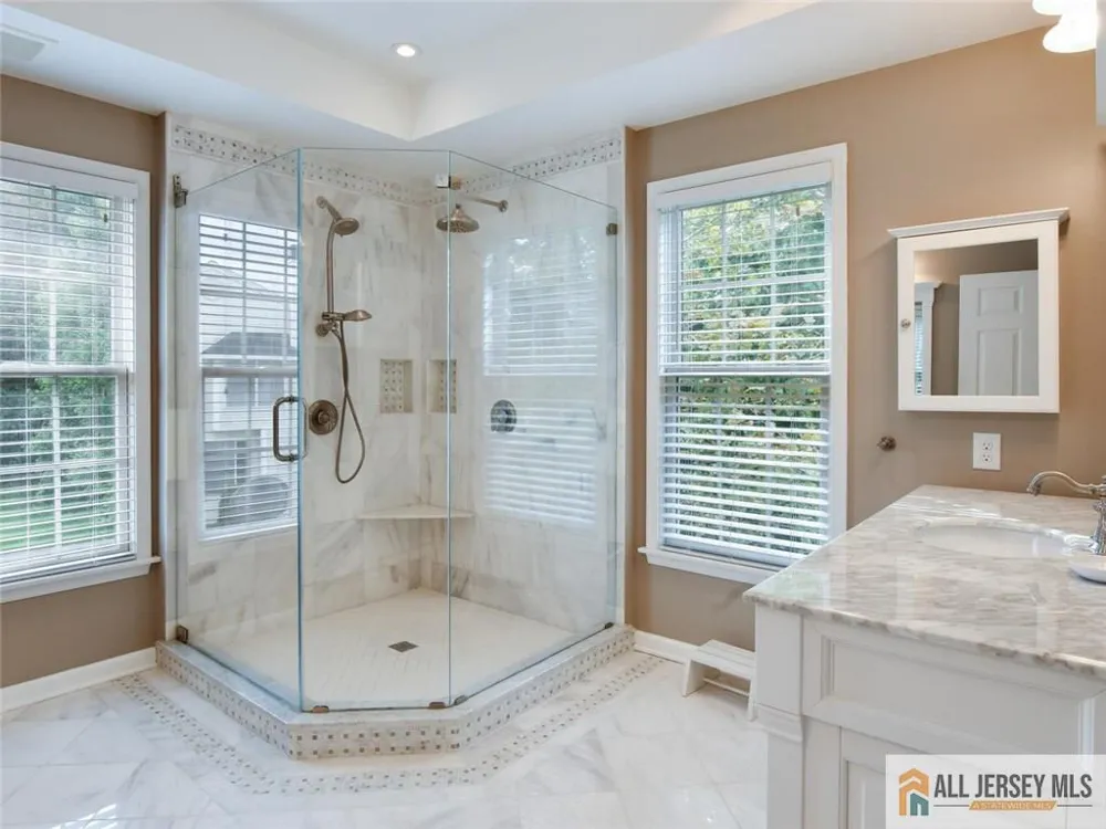 27 Bodine Drive Cranbury, NJ 08512