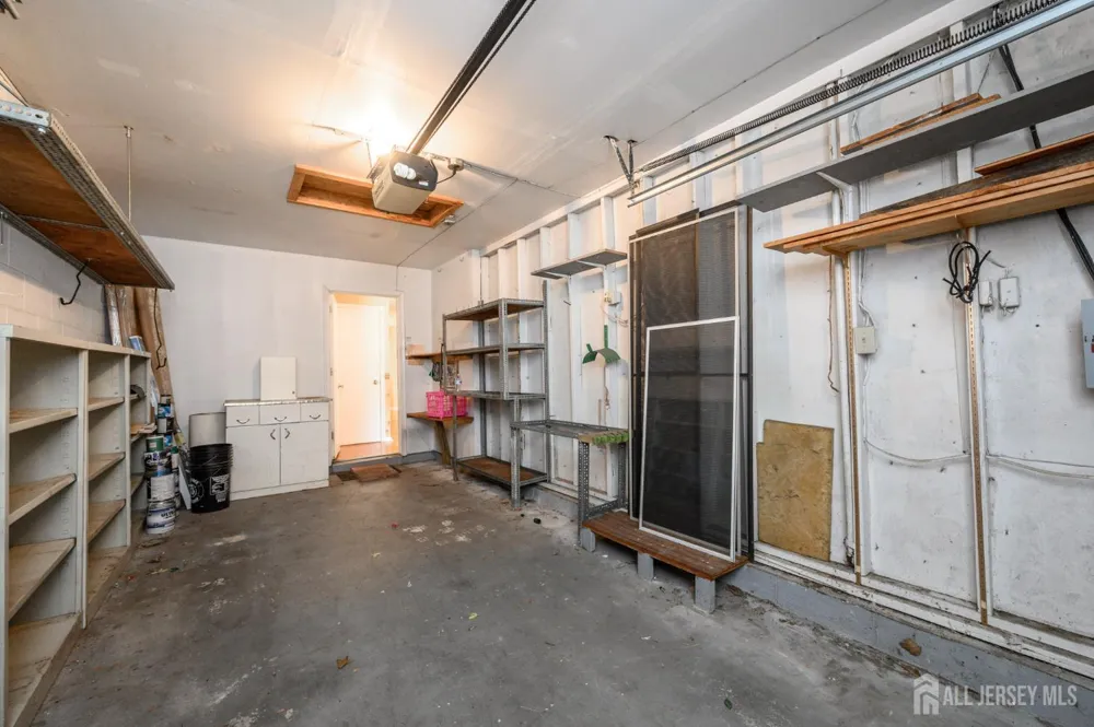 39 River Bank Drive Florence, NJ 08554